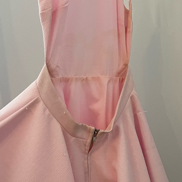 Pink backless dress - Picture 3 of 4